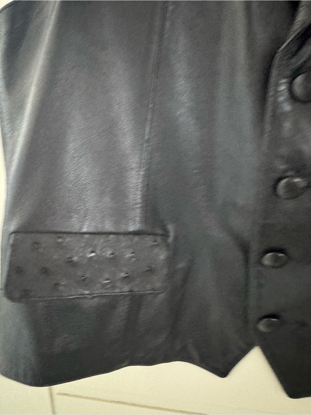 ALamo Learher Black Leather Vest with Textured Ostrich-Style Panels - Picture 5 of 12